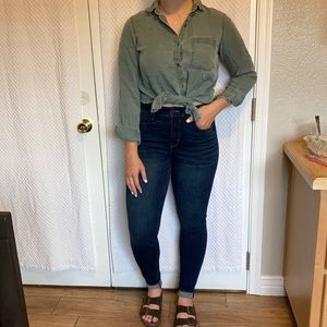 Botton down green shirt